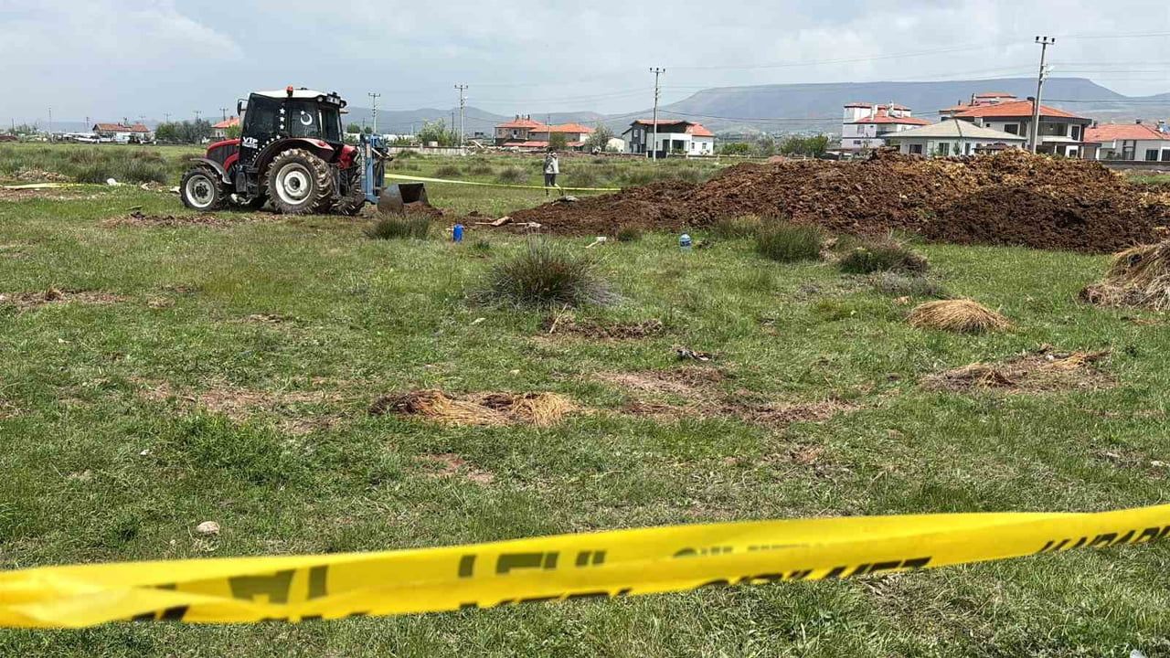 Aksaray'da römork kapağının açılmasıyla genç hayvan gübresinin altında kalarak ağır yaralandı