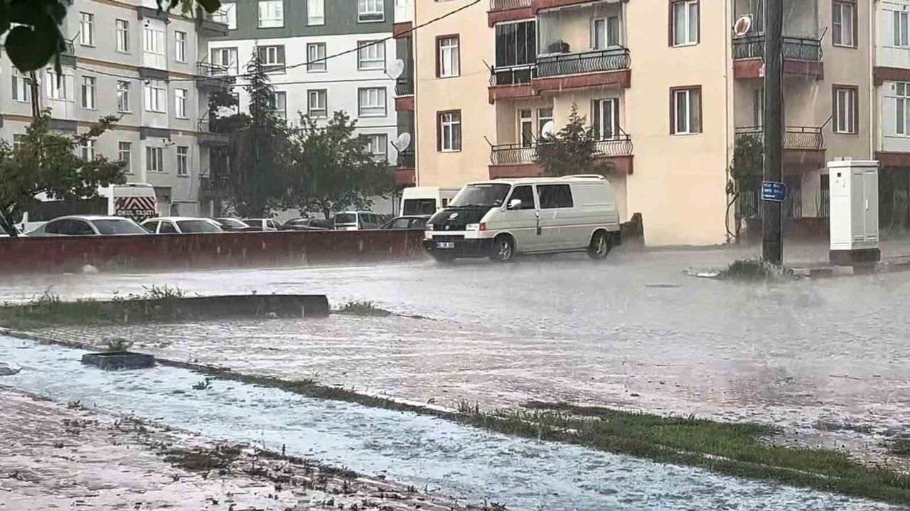 Aksaray’da rüzgarın ardından etkili sağanak: Güzelyurt’ta metrekareye 39.9 kg yağış