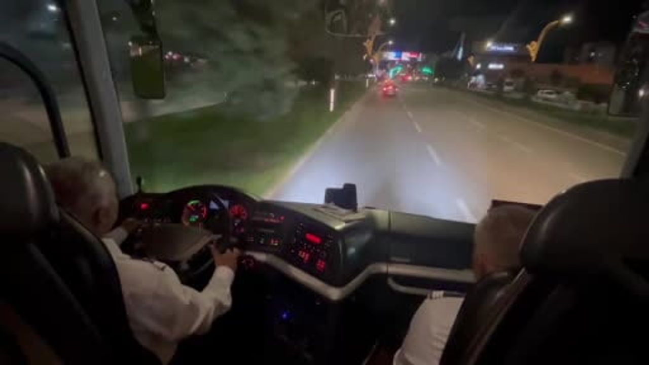 Aksaray'da sivil trafik jandarmaları şehirlerarası otobüslerde denetim yapıyor