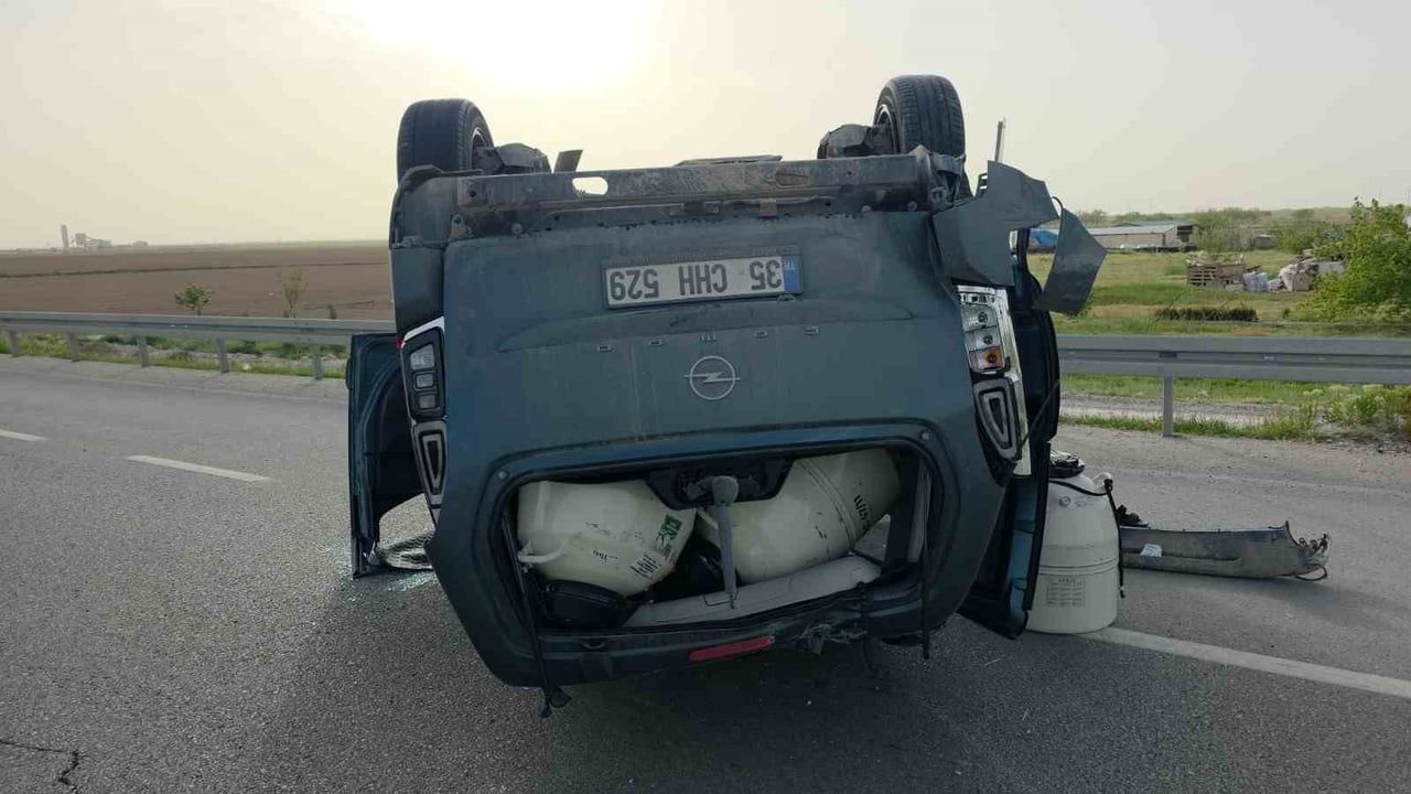Aksaray Eğrikuyu kavşağında kaza: Takla atan otomobilde 2 yaralı