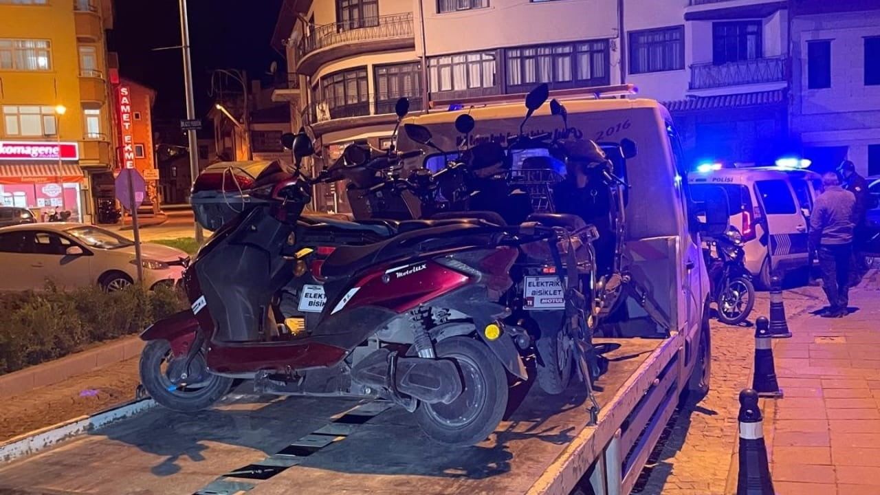 Akşehir’de trafik ekipleri motosiklet denetimlerini artırdı