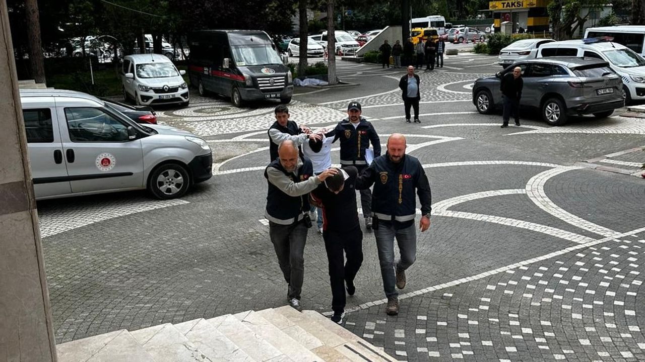 Akşehir’de Uyuşturucu Operasyonu: 14 Bin Kullanımlık Kağıt Bonzai Ele Geçirildi, 2 Şüpheli Tutuklandı