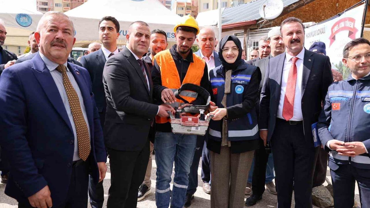 Akyurt’ta hanımlar lokali, taziye evi ve gündüz bakımevinin temeli atıldı