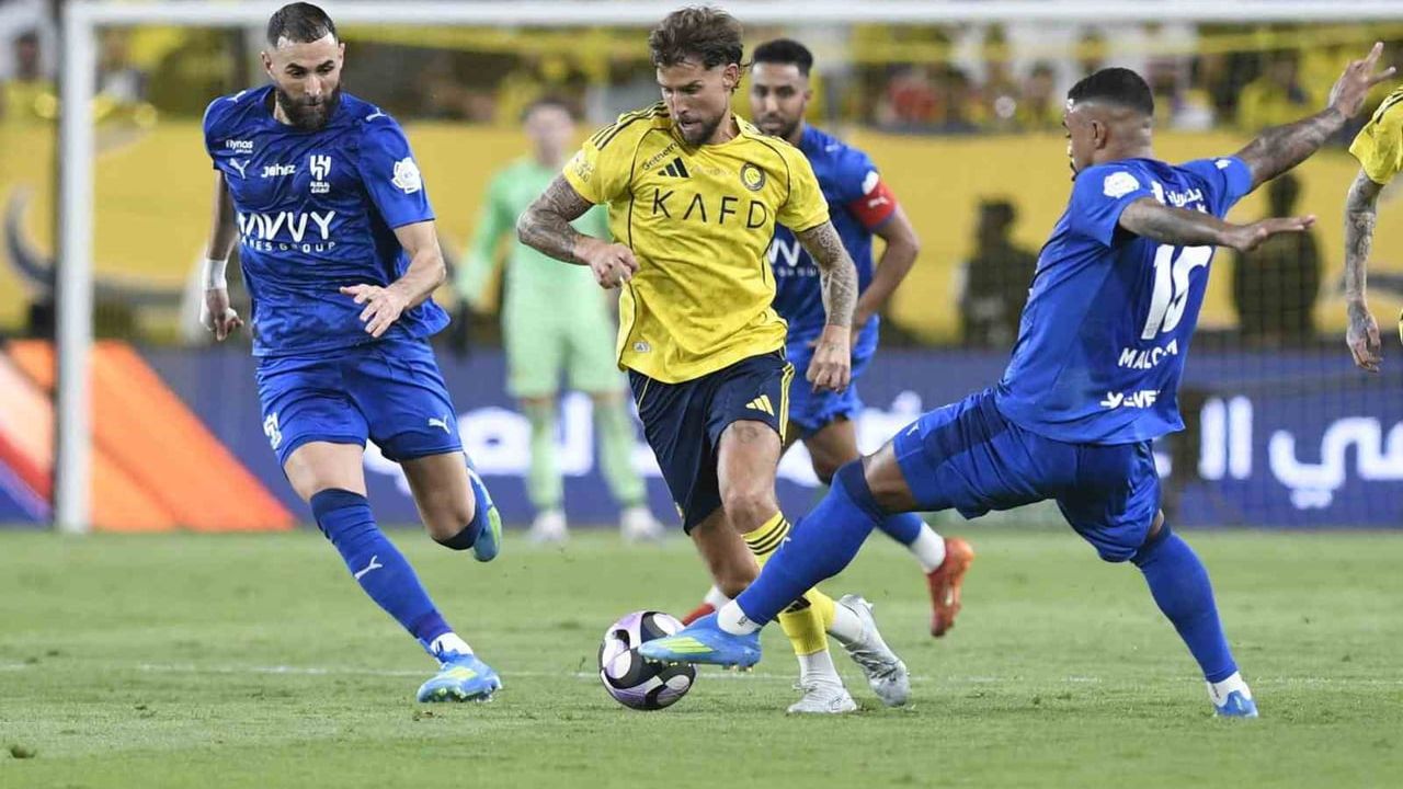 Al Nassr-Al Hilal derbisi 90+8'de gelen golle 1-1 sona erdi