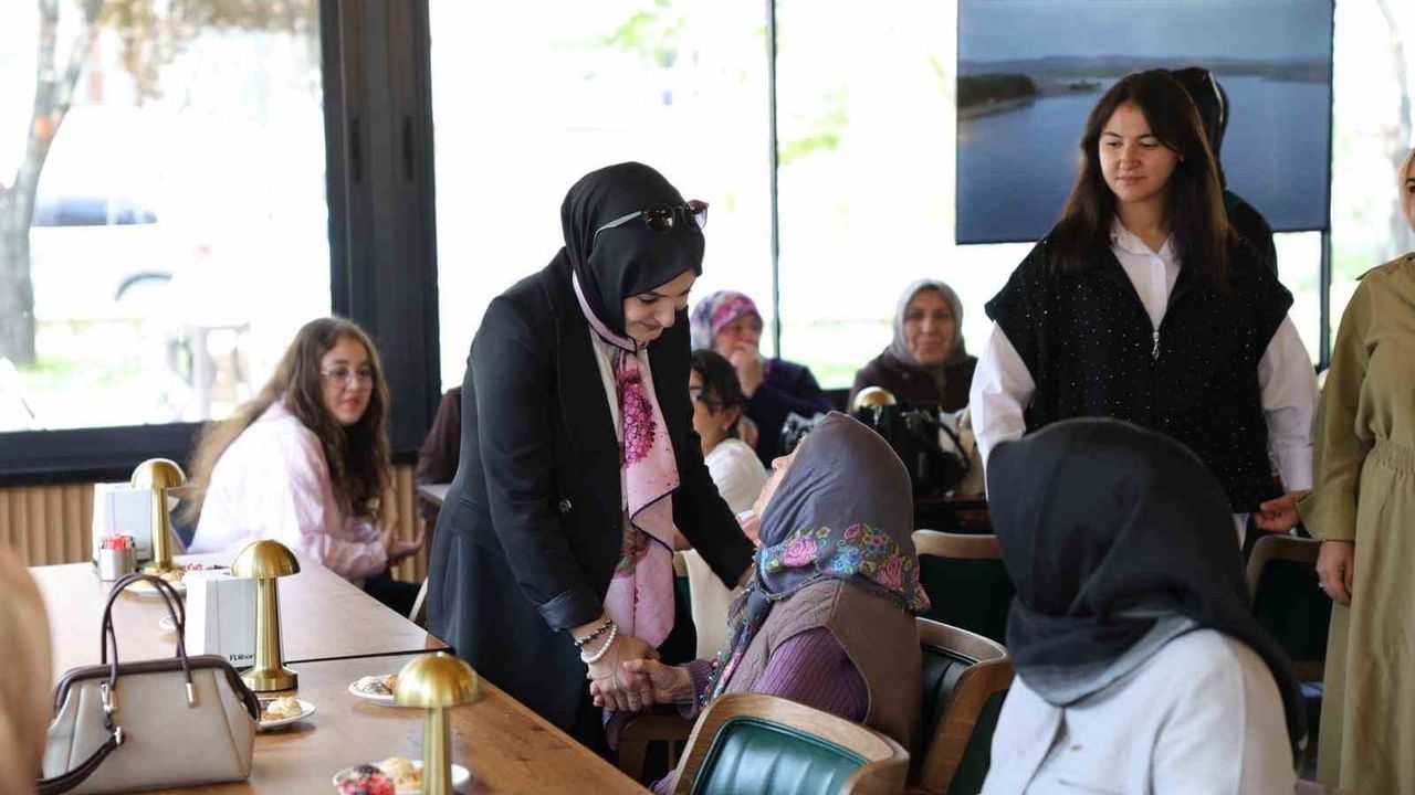 Alaca’da Anneler Günü programında Şüheda Çetin’den aile ve anne vurgusu