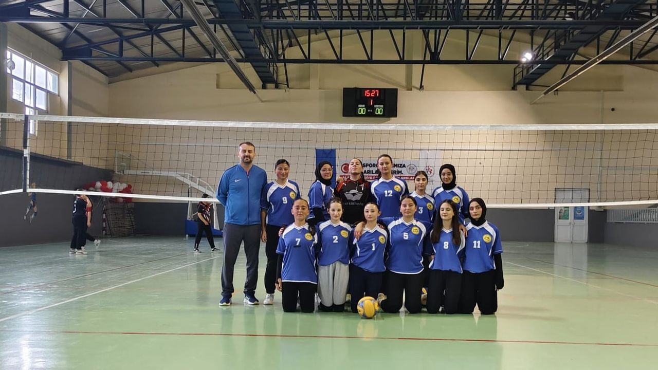 Alaca'da liseler arası spor turnuvalarında şampiyonlar belirlendi