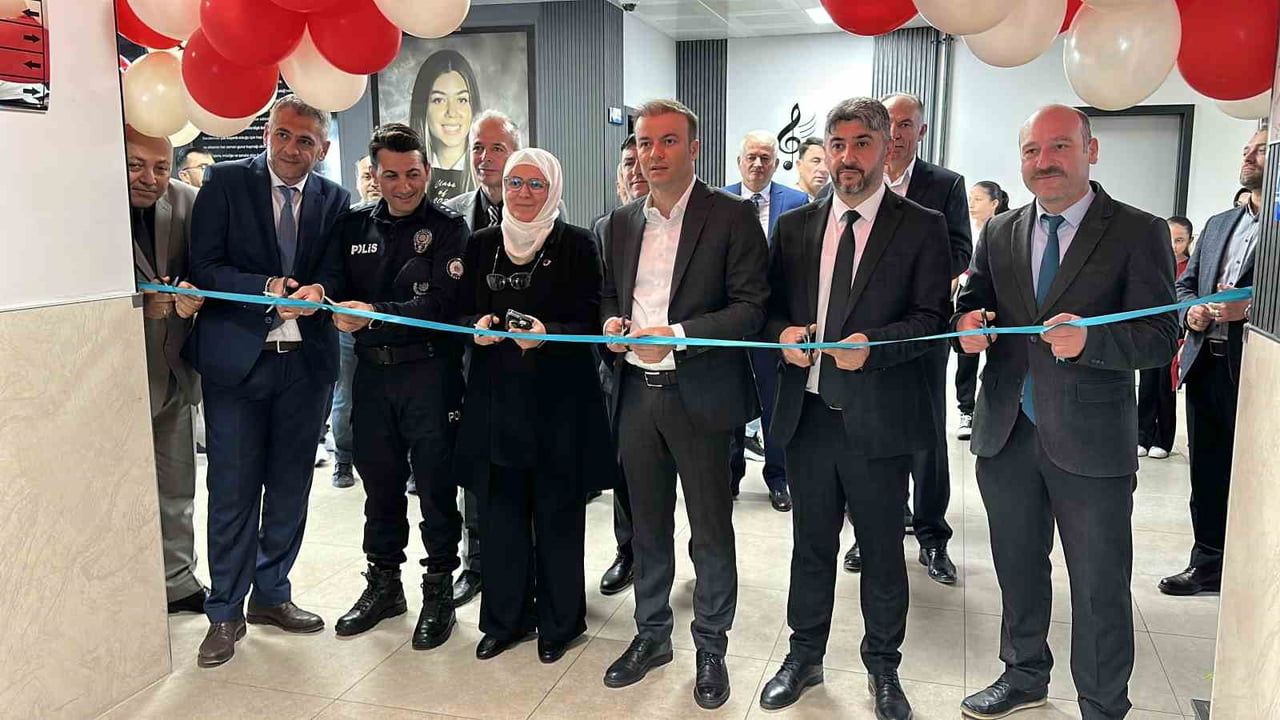 Alaca'da TÜBİTAK Bilim Fuarı: Selin Şahin Ortaokulu Öğrencileri Projelerini Sergiledi