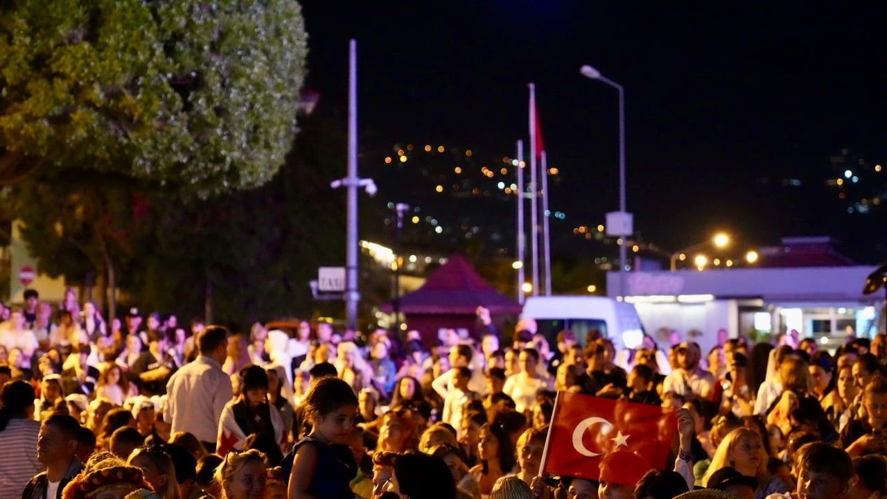 Alanya'da 4. Uluslararası Halk Dansları ve Müzik Festivali başladı