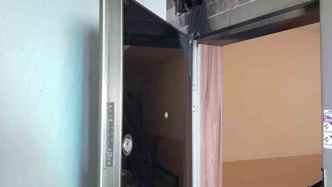 Alanya'da apartman dairesinde çıkan yangın sakinlerin müdahalesiyle söndürüldü