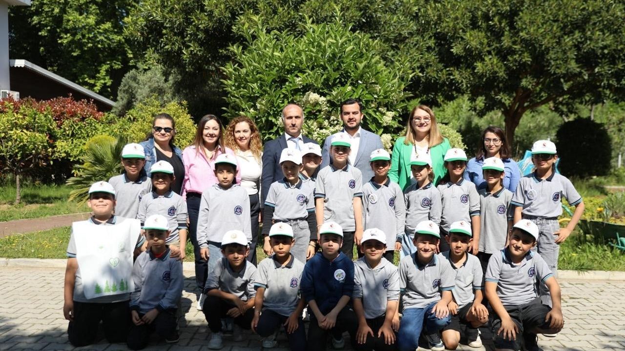 Alanya'da Dünya Biyolojik Çeşitlilik Günü'nde miniklerle fide dikimi
