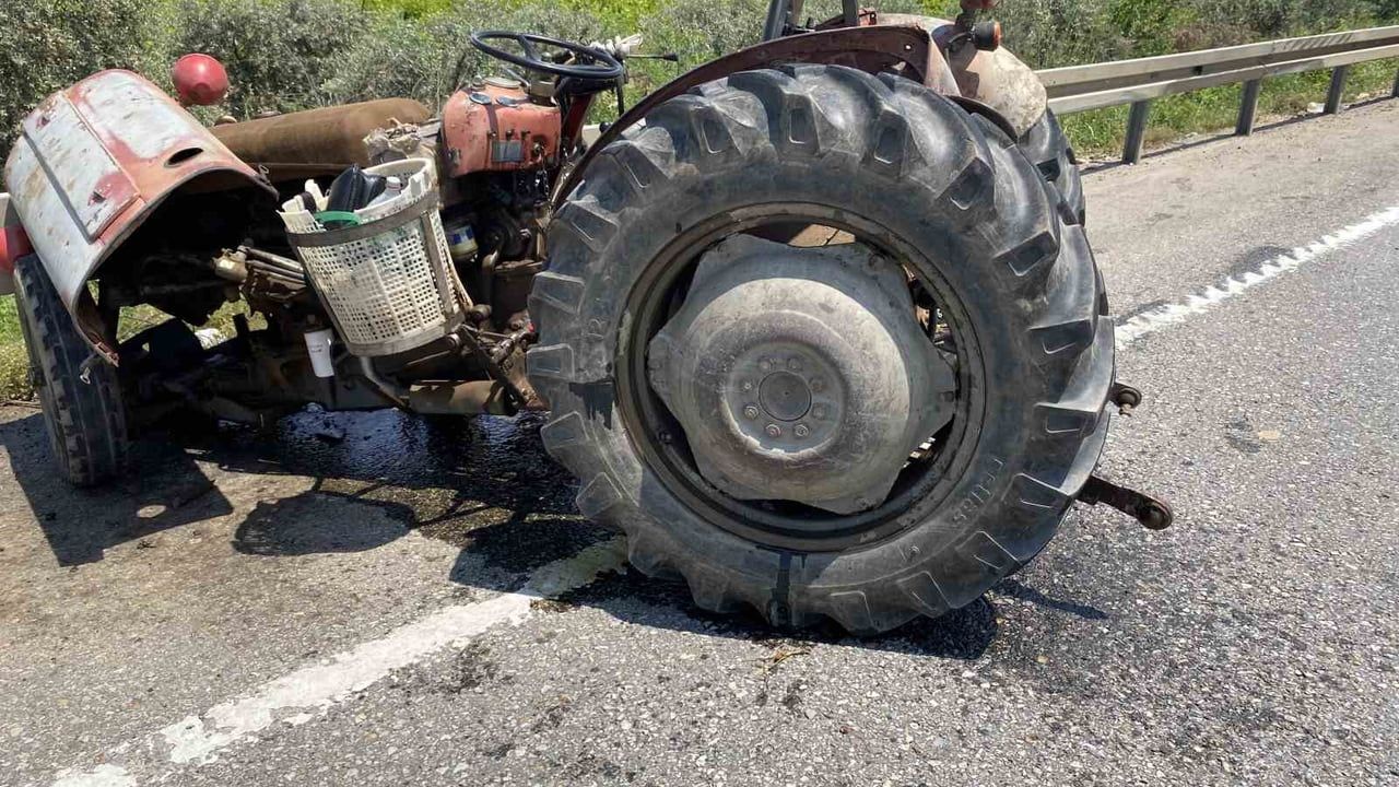 Alaşehir'de hafif ticari aracın traktör römorkuna çarpması: 1 ölü, 3 ağır yaralı