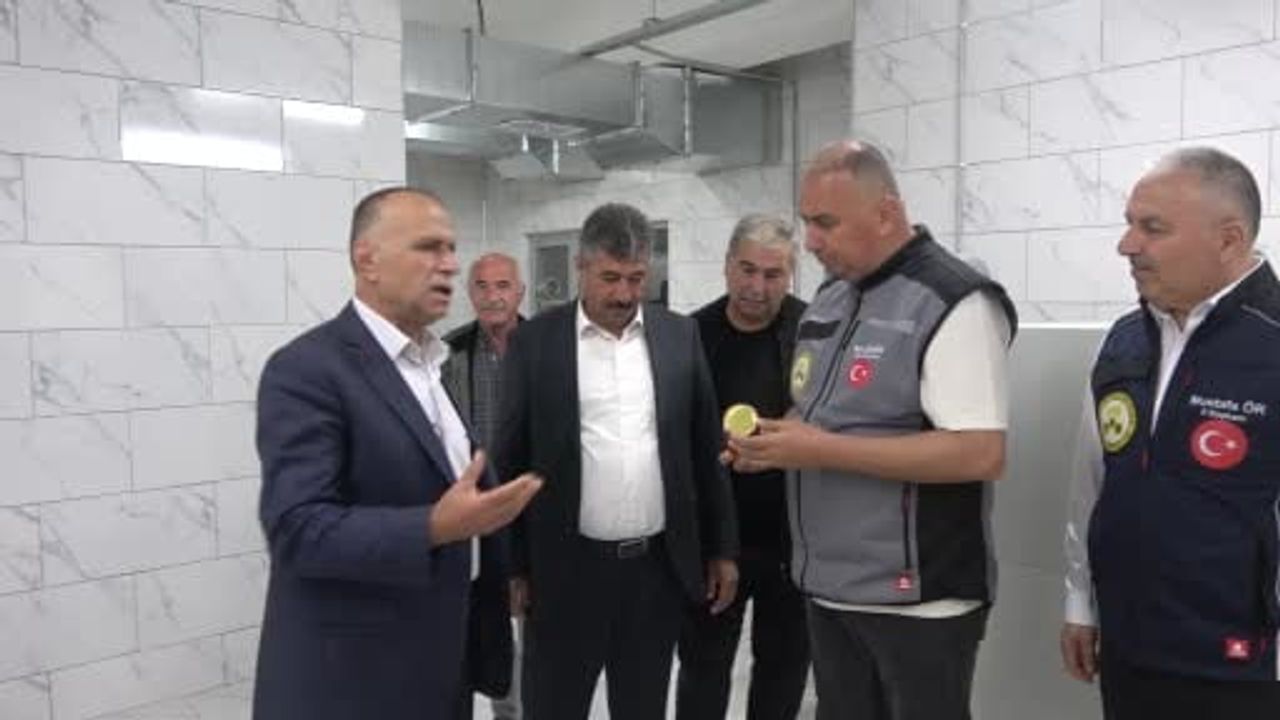 Ali Demir: Ani Hava Değişimleri Arılarda Hastalık Riskini Artırıyor — Artvin İncelemesi