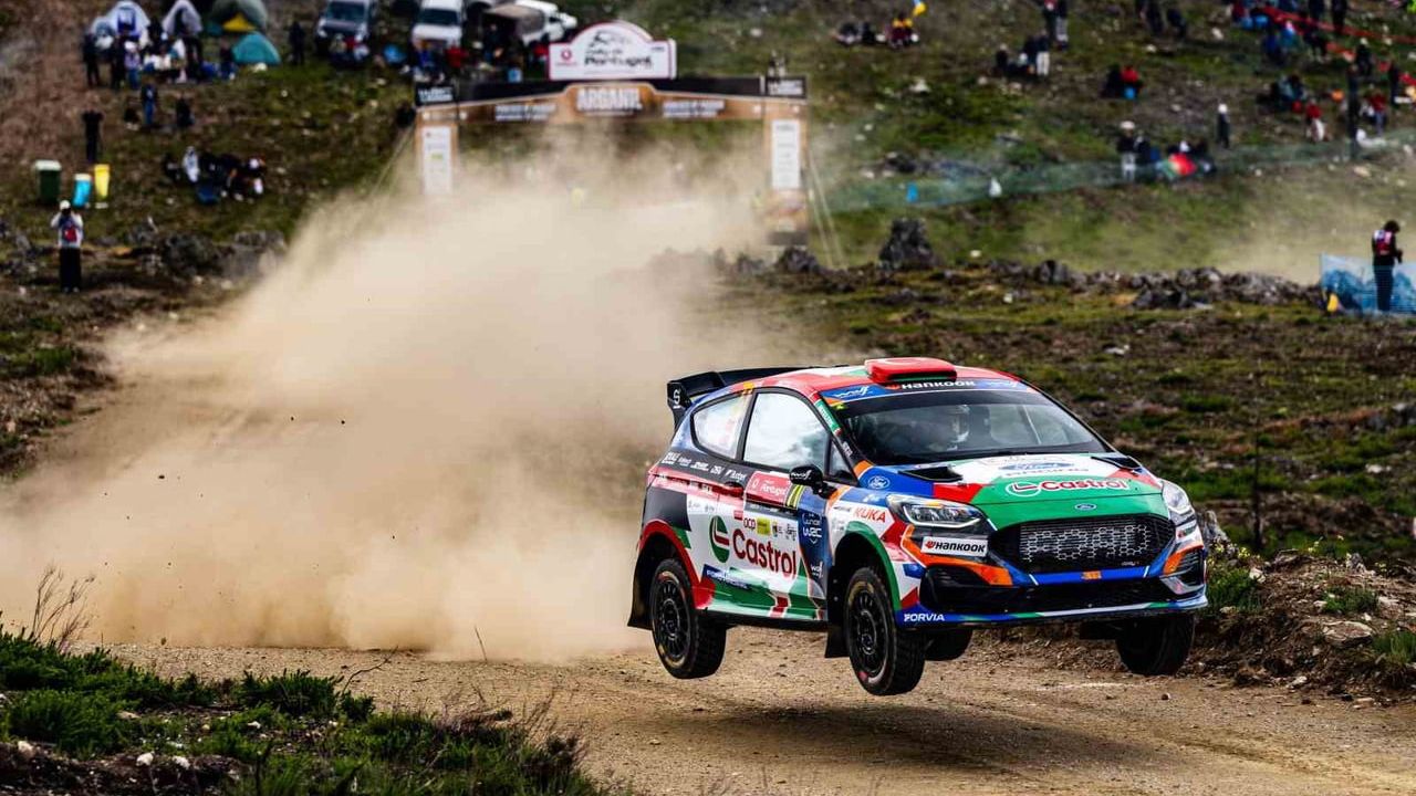 Ali Türkkan Portekiz Rallisi'ni Junior WRC'de kazandı, liderle fark 2 puana indi
