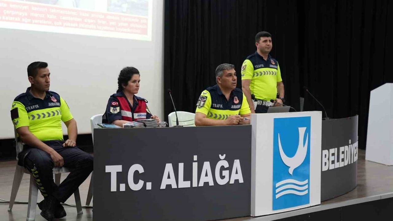 Aliağa'da belediye personeline yönelik trafik güvenliği ve şiddetle mücadele semineri