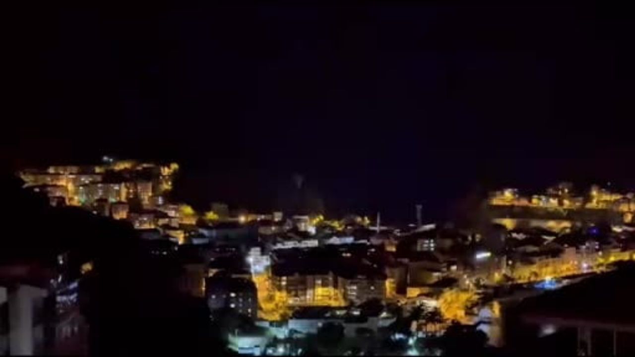 Amasra'da Galatasaray şampiyonluğu kırmızı fişeklerle kutlandı