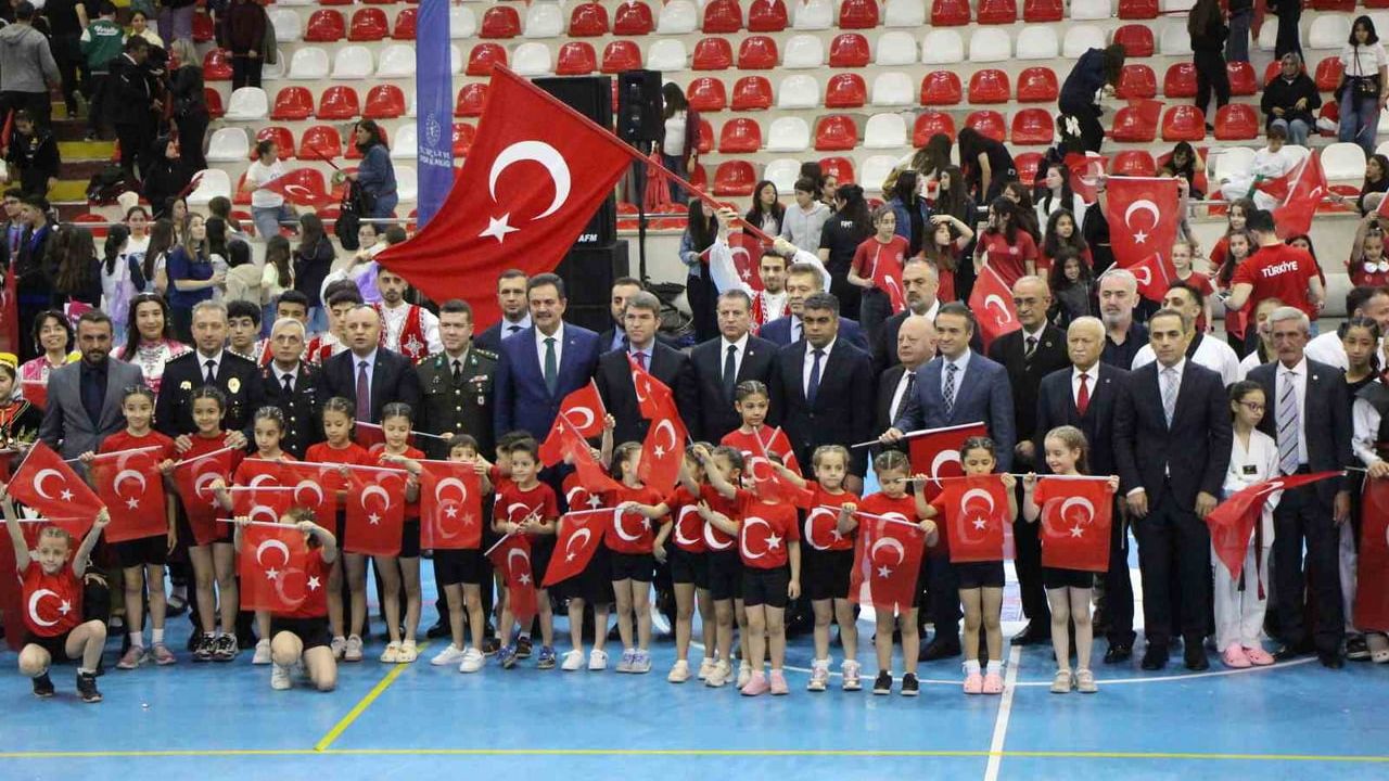 Amasya'da 19 Mayıs Atatürk’ü Anma, Gençlik ve Spor Bayramı törenleri düzenlendi
