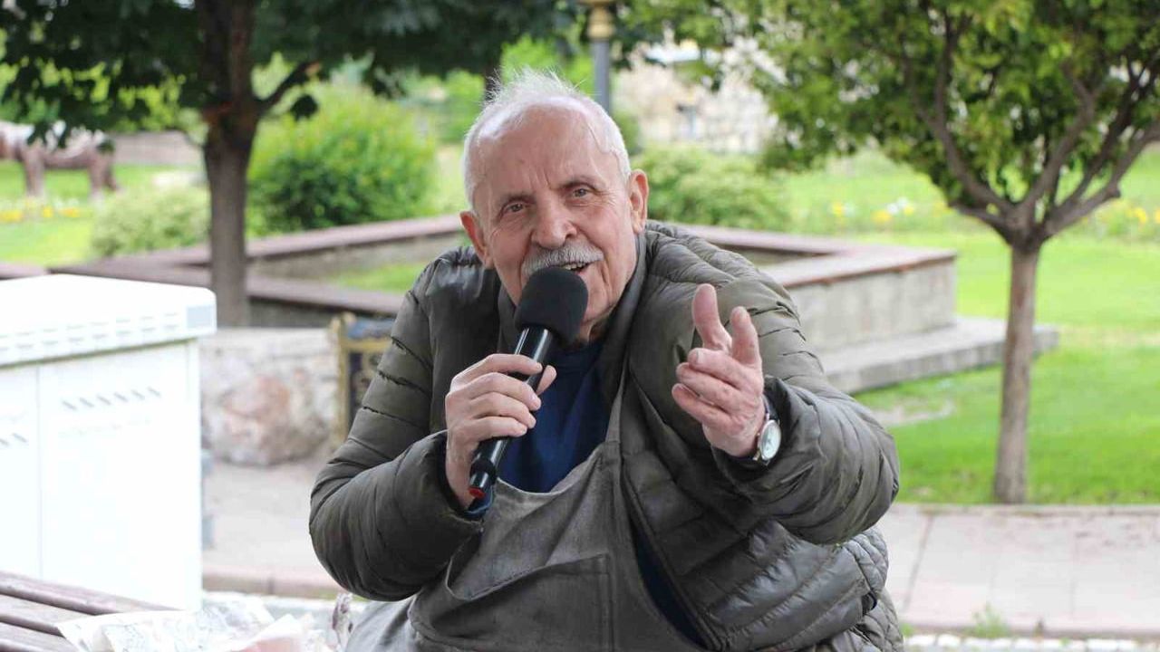 Amasya'da bıçak bileme ve müziği birleştiren usta: Nurettin Karademir