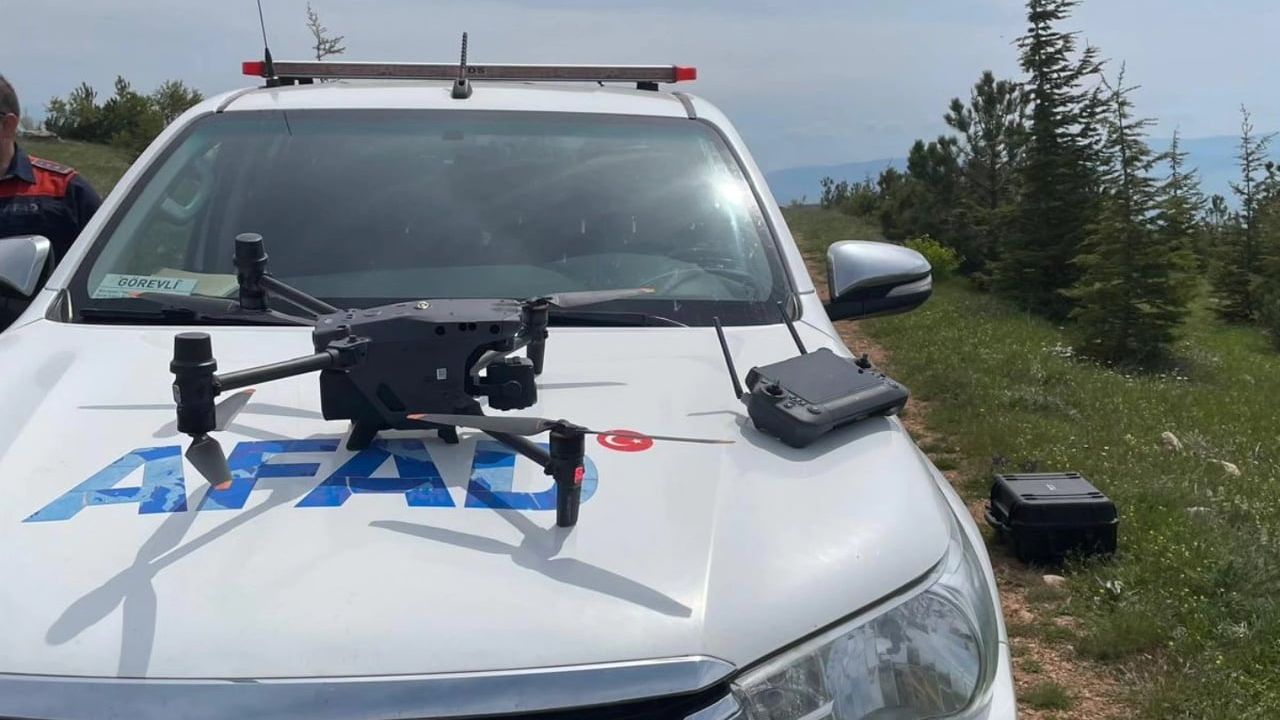 Amasya'da kaybolan 30 küçükbaş AFAD dronu ile tarlada bulundu