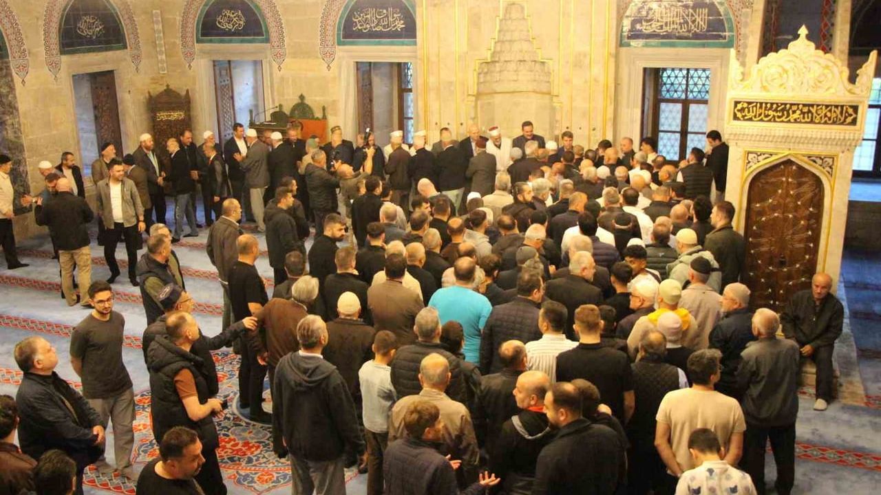 Amasya'da Sultan II. Bayezid Camii'nde Kurban Bayramı Namazı