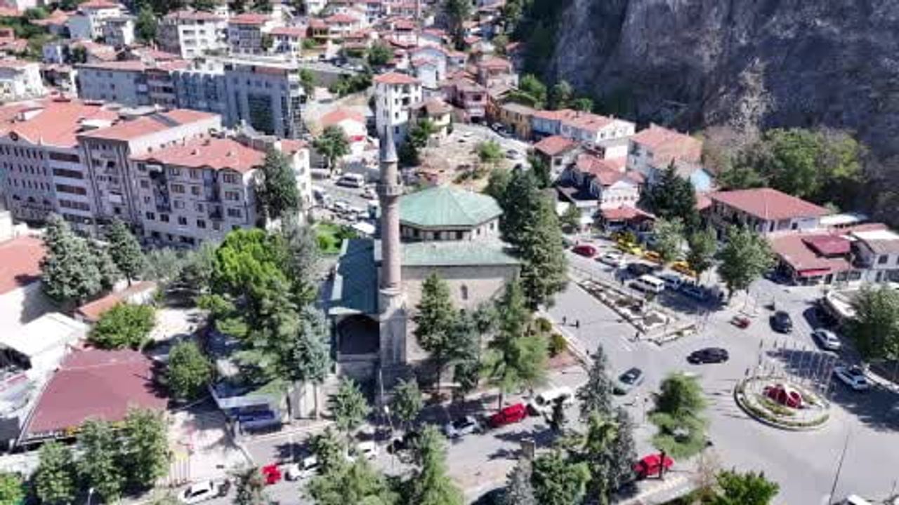 Amasya'da Trafikte Sessizlik: Korna Neredeyse Yok, Yaya Önceliği Öne Çıkıyor
