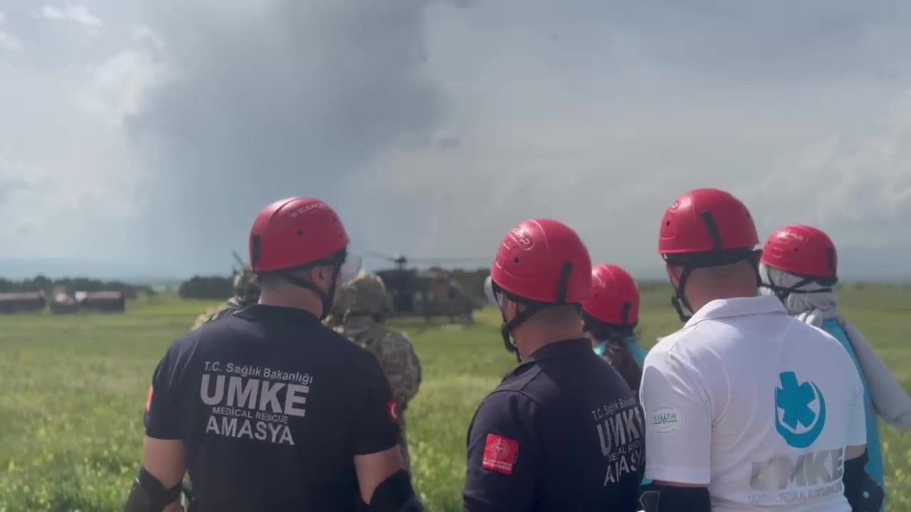 Amasya'da UMKE tatbikatı: Üniversiteli paramedikler 'Melek Filo' ile helikopter tahliye eğitimi