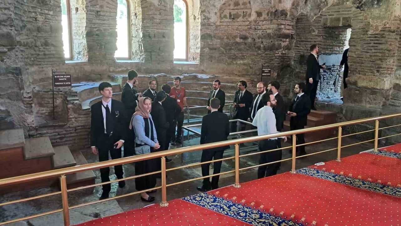 Amerikalı papazlar İznik’i gezdi: Ayasofya ve Göl Bazilikası rehberli turda