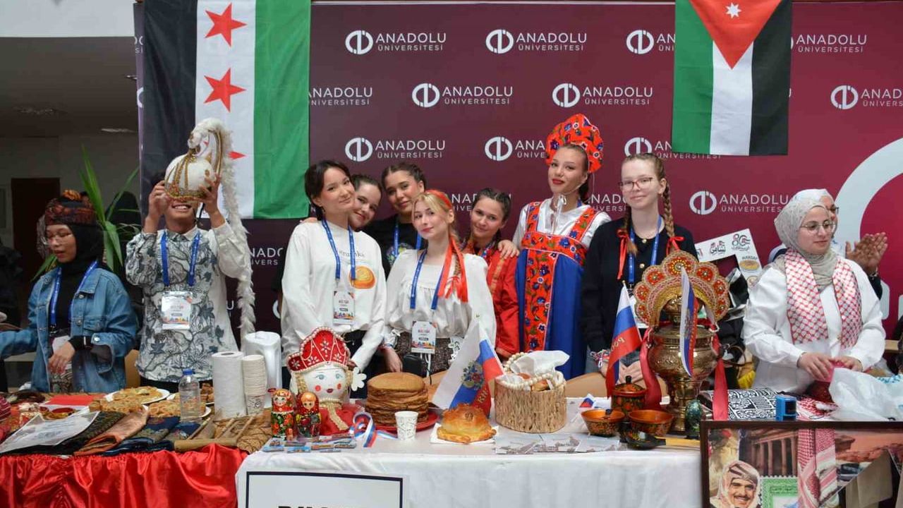 Anadolu Üniversitesi'nde 4. Anadolu Uluslararası Kültür Günü: Kültürel Çeşitlilik ve Uluslararası Dayanışma Öne Çıktı
