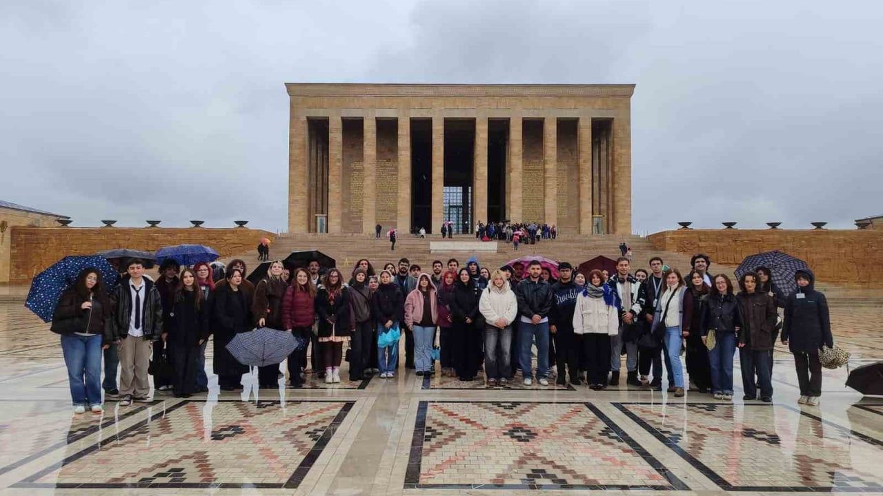 Anadolu Üniversitesi Turizm Rehberliği Öğrencileri Ankara Teknik Gezisiyle Saha Deneyimi Kazandı