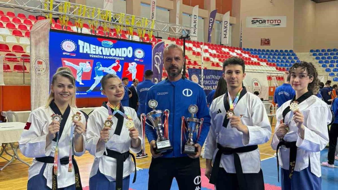 Anadolu Üniversitesi Ünilig Teakwondo Türkiye Şampiyonasında Zirveye Çıktı