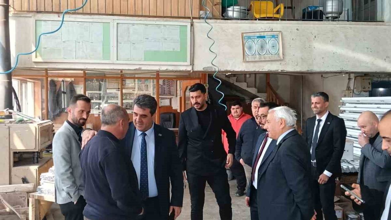 Anahtar Parti Kırşehir ilçelerinde esnaf ve pazar ziyaretleriyle yol haritası belirliyor