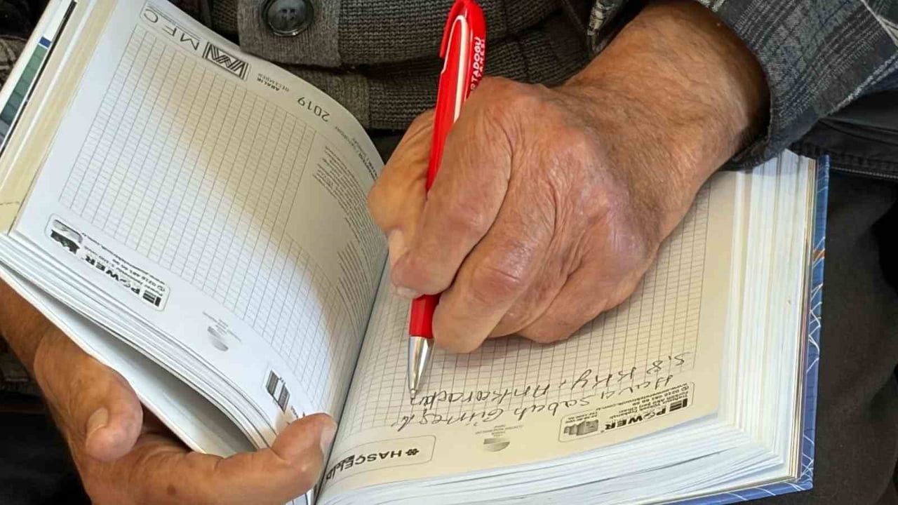 Ankara'da 59 Yıldır Günlük Tutuyor: Mürsel Yetik'in Kişisel Arşivi