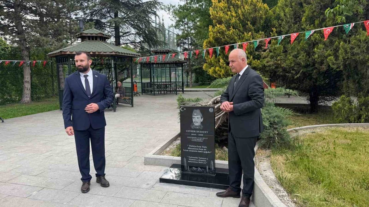 Ankara’da Şehit Cahar Dudayev Anıtı Yenimahalle’de Açıldı