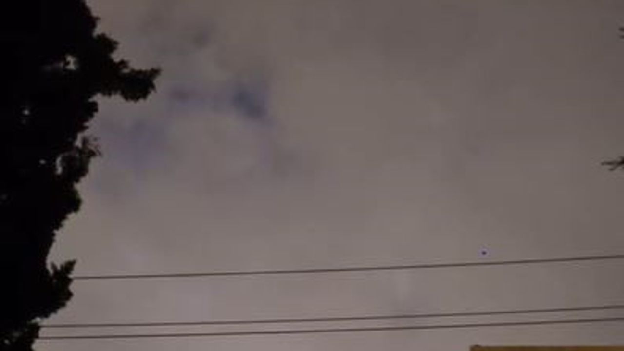 Ankara'nın Sincan ilçesinde gökyüzünde sıralı ışıklar görüldü