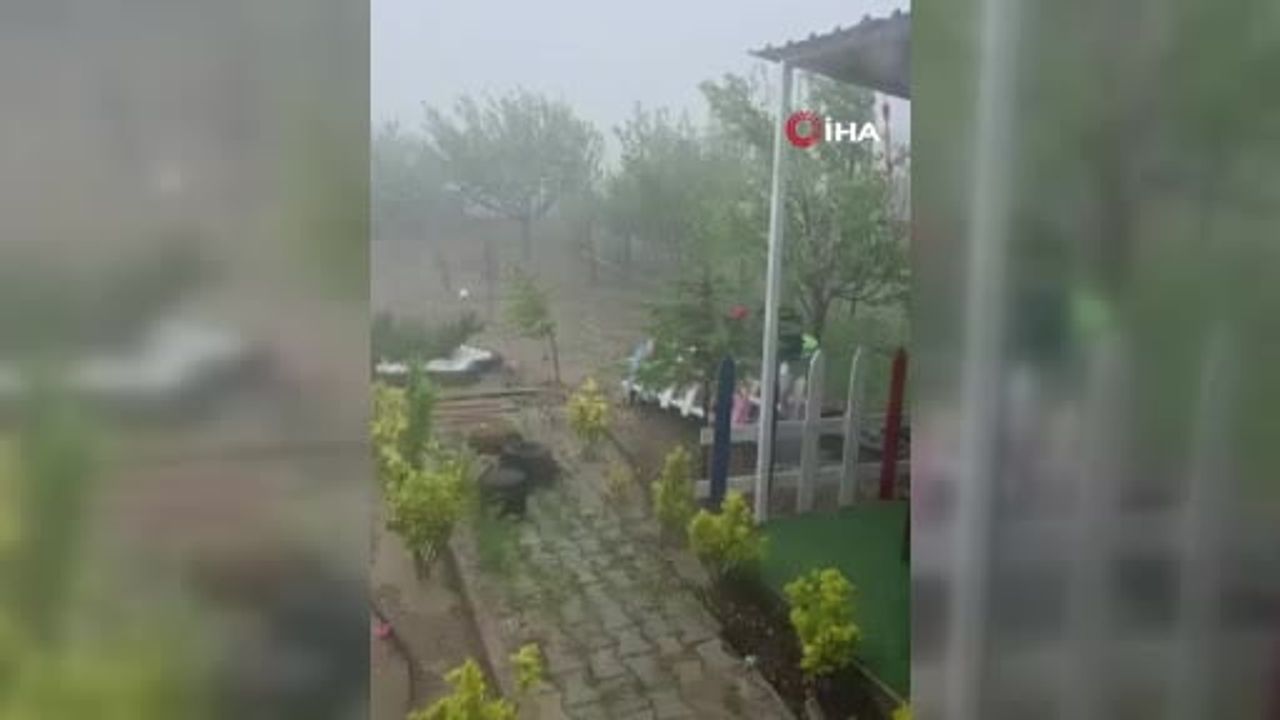 Ankara Polatlı'da yağmur ve dolu tarım arazilerine zarar verdi