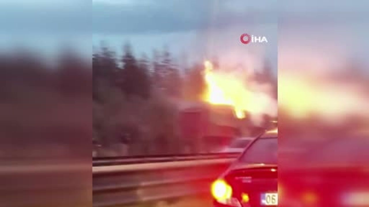 Ankara Pursaklar'da Kamyon Kasasında Yangın Söndürüldü