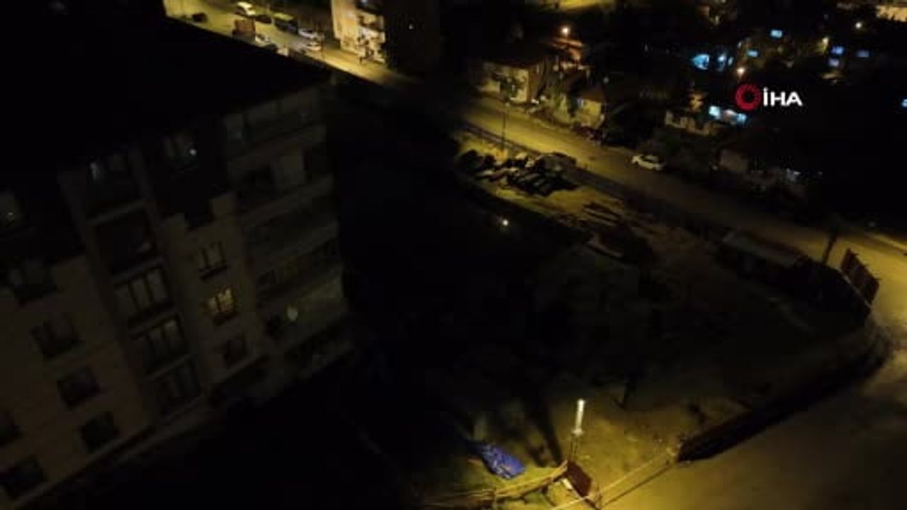 Ankara Yıldıztepe'de Tarık Apartmanı'nda istinat duvarı yağmur sonrası çöktü