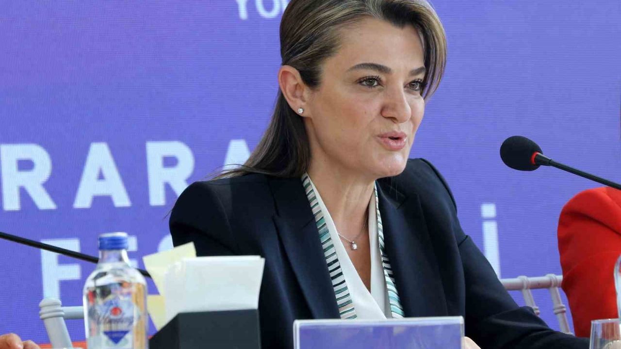 Antalya Büyükşehir Belediyesi Genel Sekreteri Cansel Tuncer tutuklandı