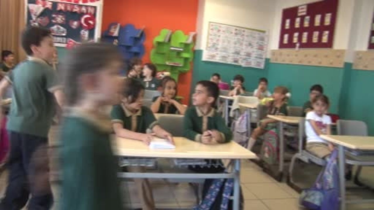 Antalya’da 1. sınıf öğrencilerinden Mehmetçiğe ilk mektup: 'İyi ki varsın'
