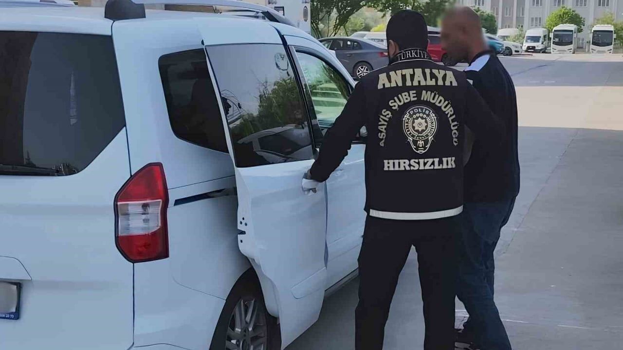 Antalya'da 410 bin TL değerinde ziynet eşyası ele geçirildi; şüpheli tutuklandı