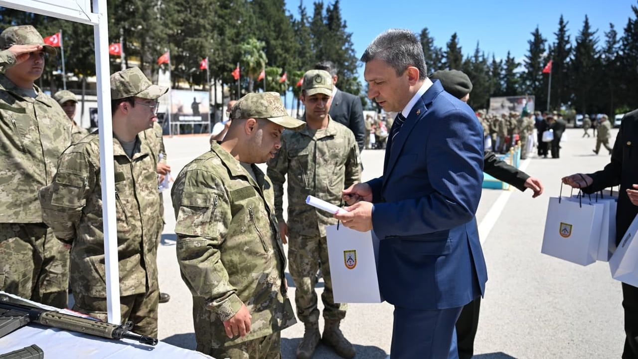 Antalya'da 72 özel genç temsili askerlikte yemin etti