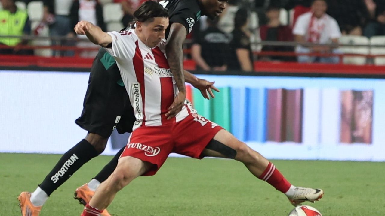 Antalyaspor 0-0 Kocaelispor — İlk Yarıda Golsüz Eşitlik