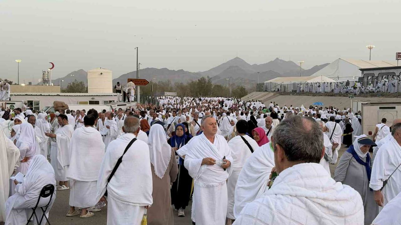 Arafat'ta Cebel-i Rahme Geçişleri Kontrollü Hale Getirildi