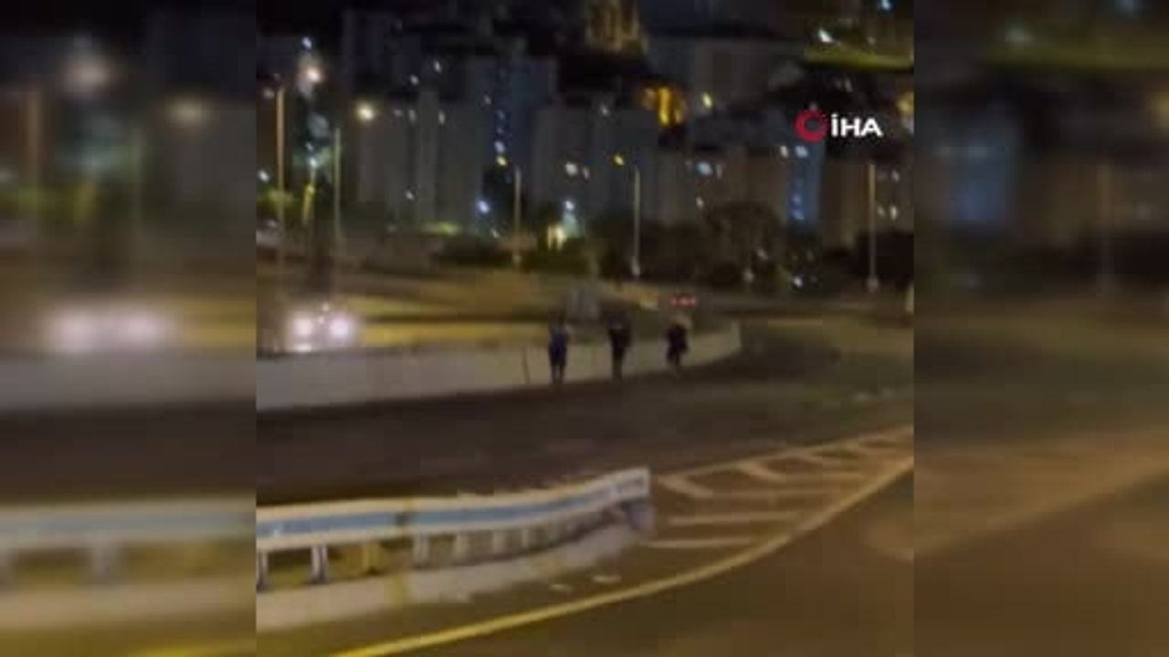Arnavutköy'de çevre yoluna çıkan kadın trafiği tehlikeye attı