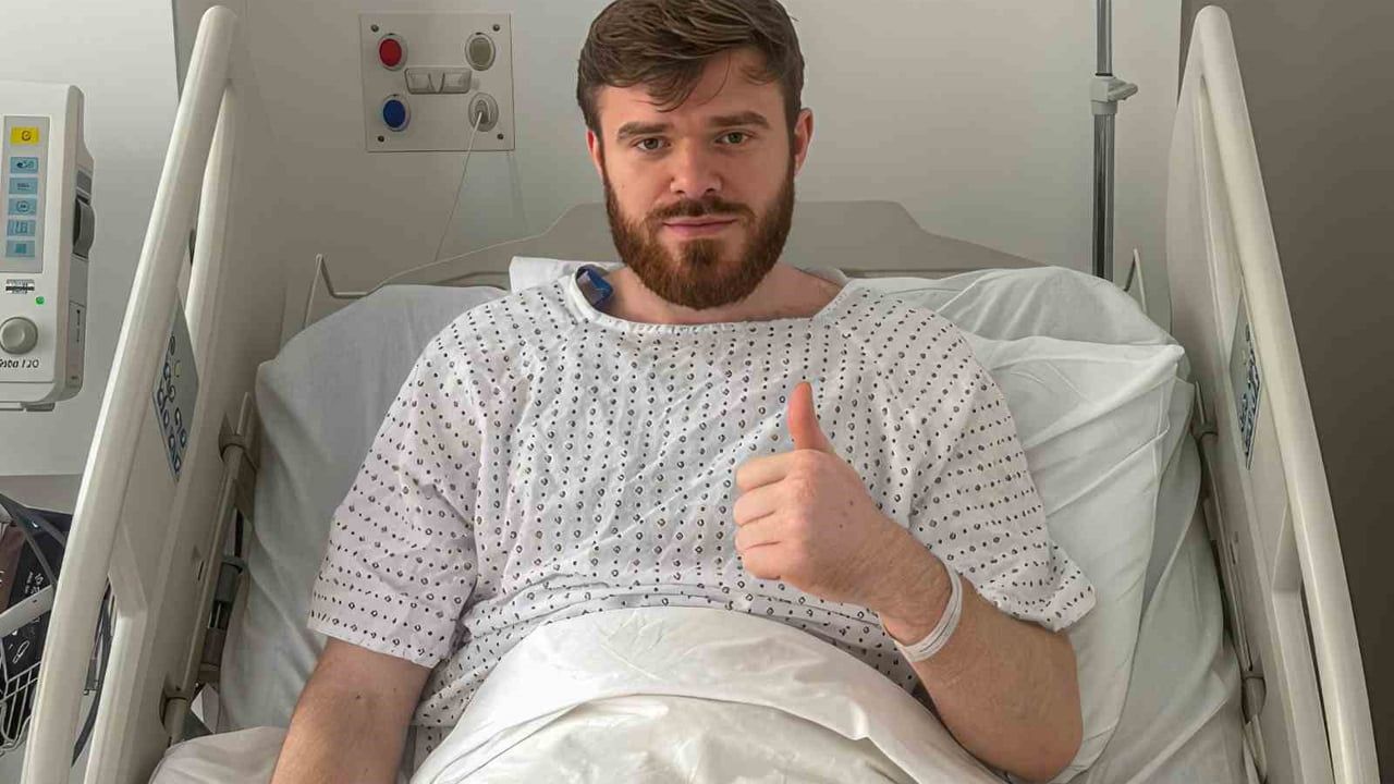 Arseniy Batagov Londra'da artroskopik dış menisküs tamiri oldu