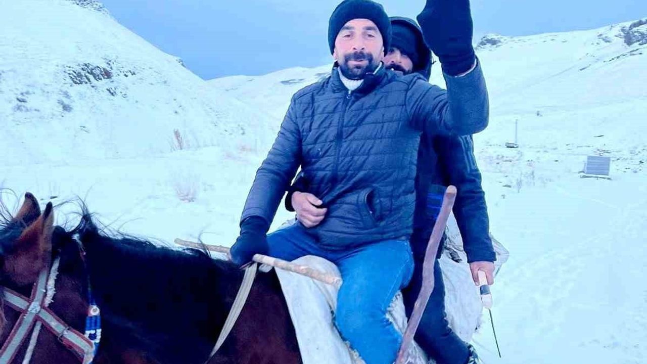 Artvin'de 126 gün sonra çığ altından çıkarılan çoban Bülent Gezer'in bulunuşu