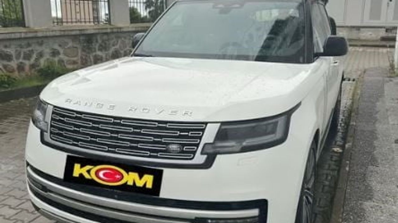 Artvin merkezli operasyonda yabancı plakalı 11 lüks aracın usulsüz girişine 11 tutuklama