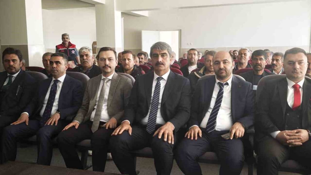 Aşkale'de arıcılığa destek: 50 üreticiye yüzde 70 hibeli arılı kovan dağıtıldı