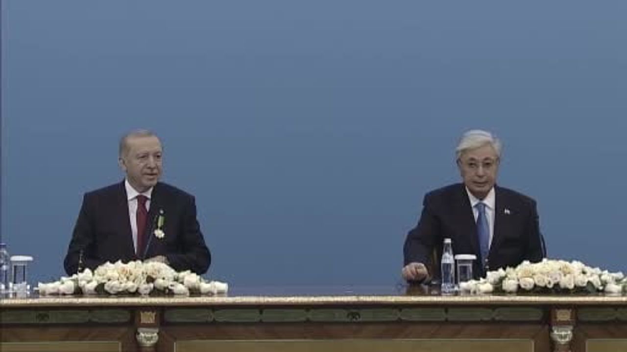 Astana'da Cumhurbaşkanı Erdoğan'a Hoca Ahmet Yesevi Nişanı takdim edildi