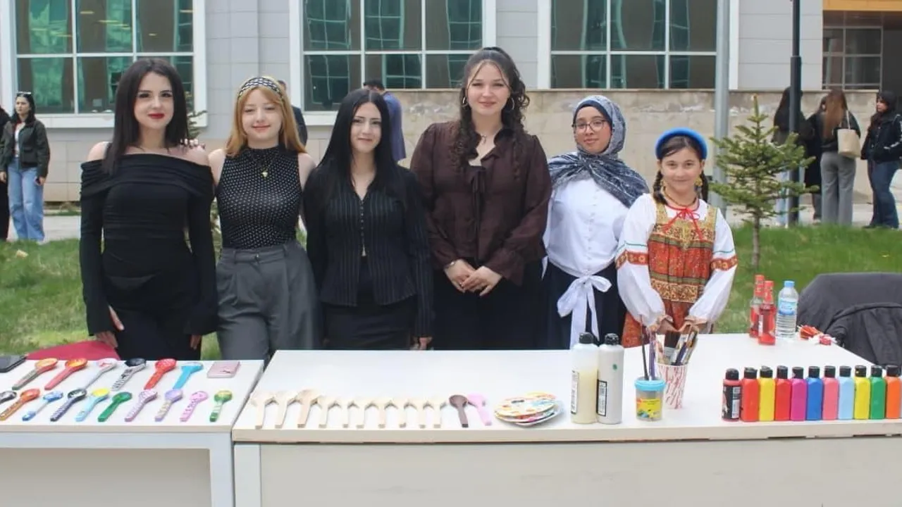Atatürk Üniversitesi Edebiyat Fakültesi'nde ikinci MasFest (Maslenitsa) coşkusu