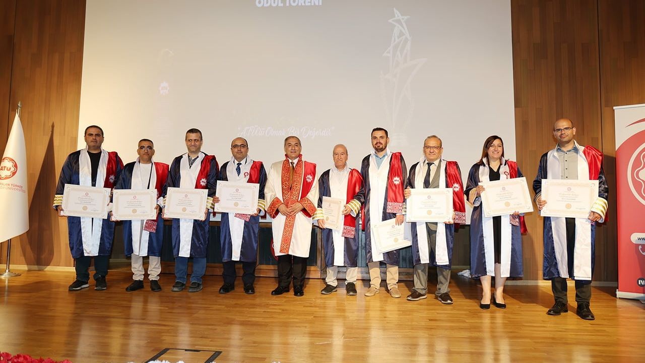 ATÜ 15. Kuruluş Yılını 'ATÜ’ye Değer Katanlar' Ödül Töreniyle Kutladı